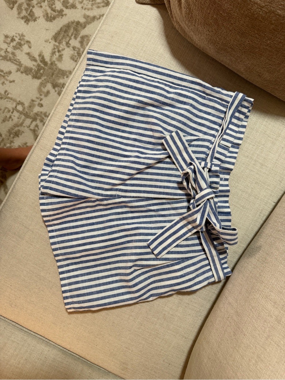 Striped Tie-Waist High-Rise Shorts - Blue & White
